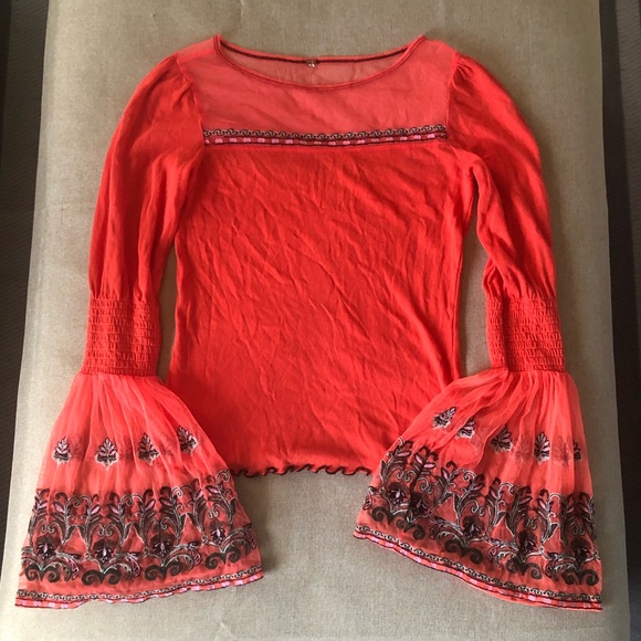☀️Free People: mesh bell sleeve top SZ:XS✨ - Picture 2 of 9